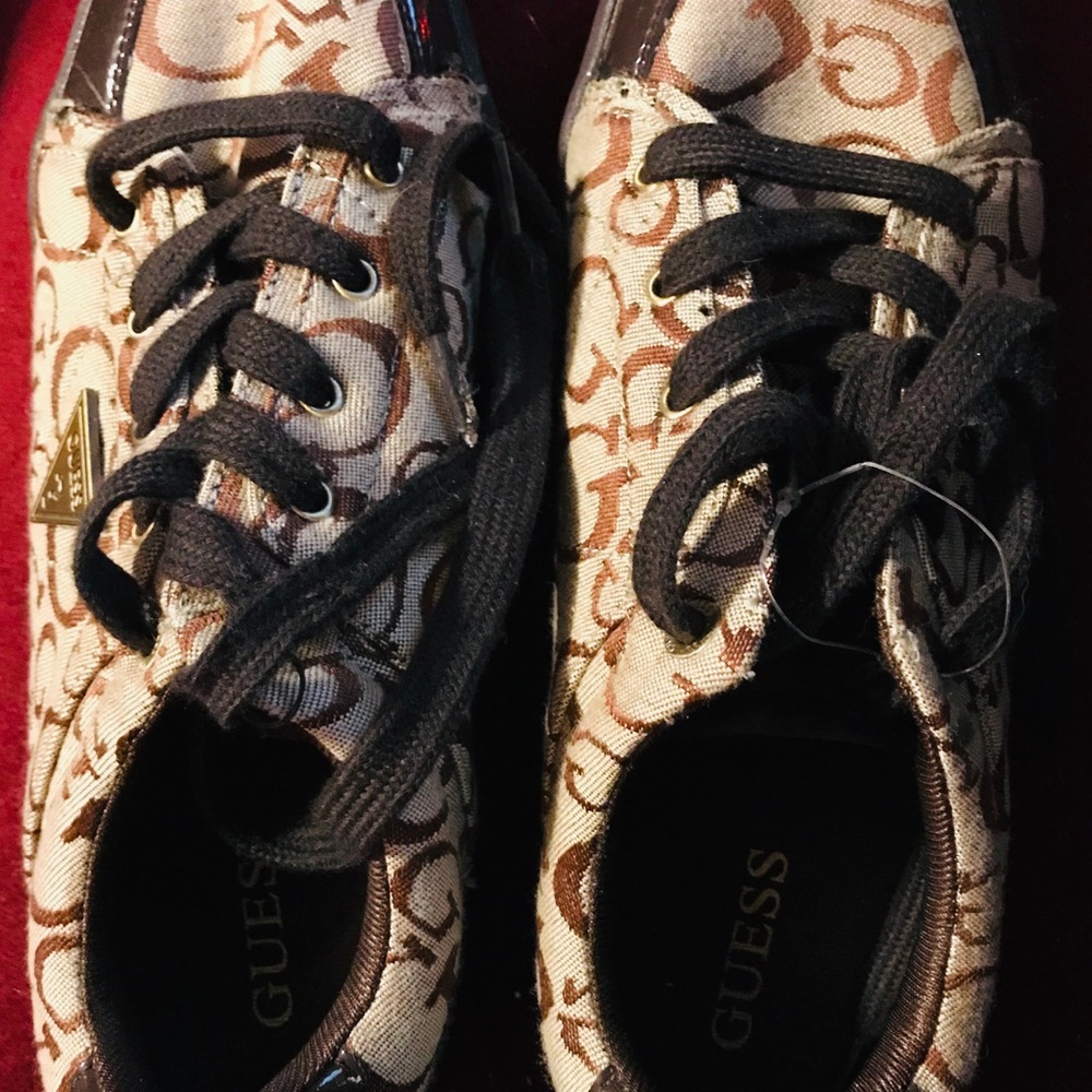 Ladies new Guess size 8.5